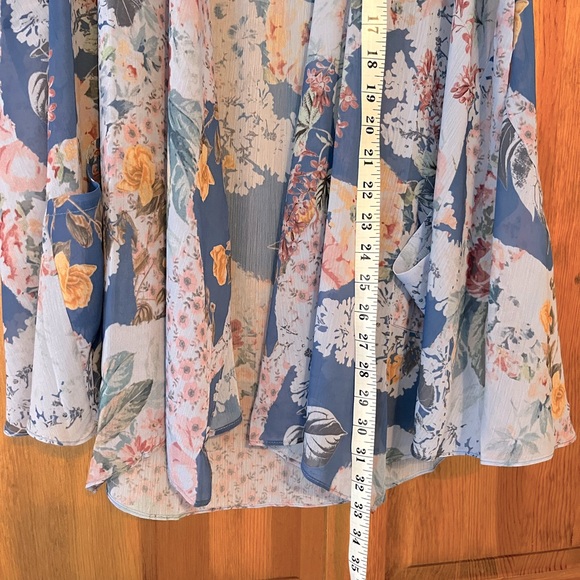 LOGO by Lori Goldstein Floral Sheer Tooper Size Large - Picture 2 of 9